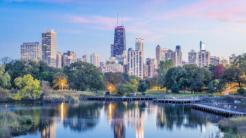 BAE11681 Chicago shutterstock 1211477890